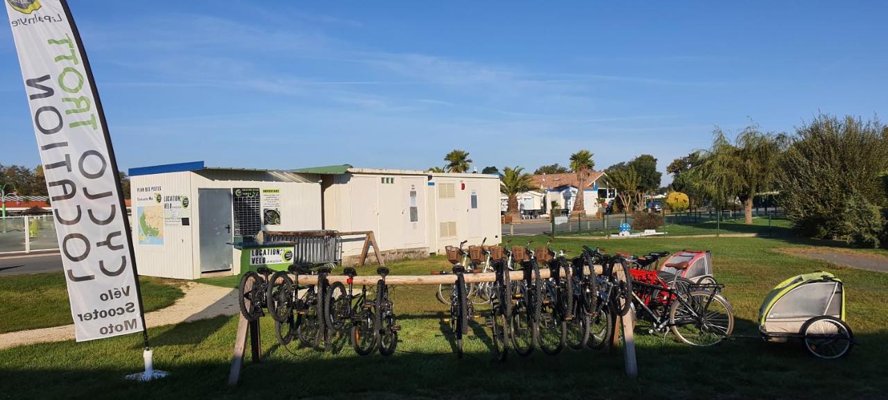 Mobilhome 2Ch Climatise-Terrasse Fermee-4 Velos-Camping 4 Etoiles Les Charmettes Les Mathes Ngoại thất bức ảnh