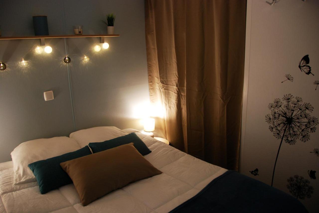Mobilhome 2Ch Climatise-Terrasse Fermee-4 Velos-Camping 4 Etoiles Les Charmettes Les Mathes Ngoại thất bức ảnh