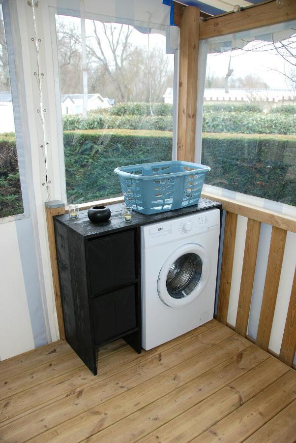 Mobilhome 2Ch Climatise-Terrasse Fermee-4 Velos-Camping 4 Etoiles Les Charmettes Les Mathes Ngoại thất bức ảnh